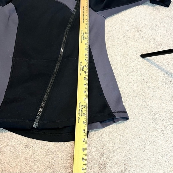 CAbi Dash Jacket Black Dark Gray Asymmetrical Zipper Side Pockets Size Medium - Picture 11 of 11